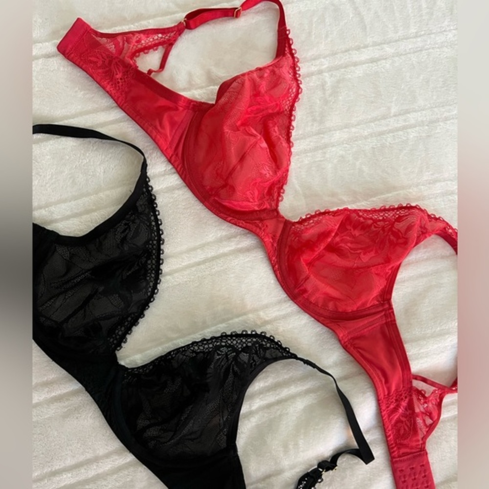 Soma unlined lace trimmed plunge bra